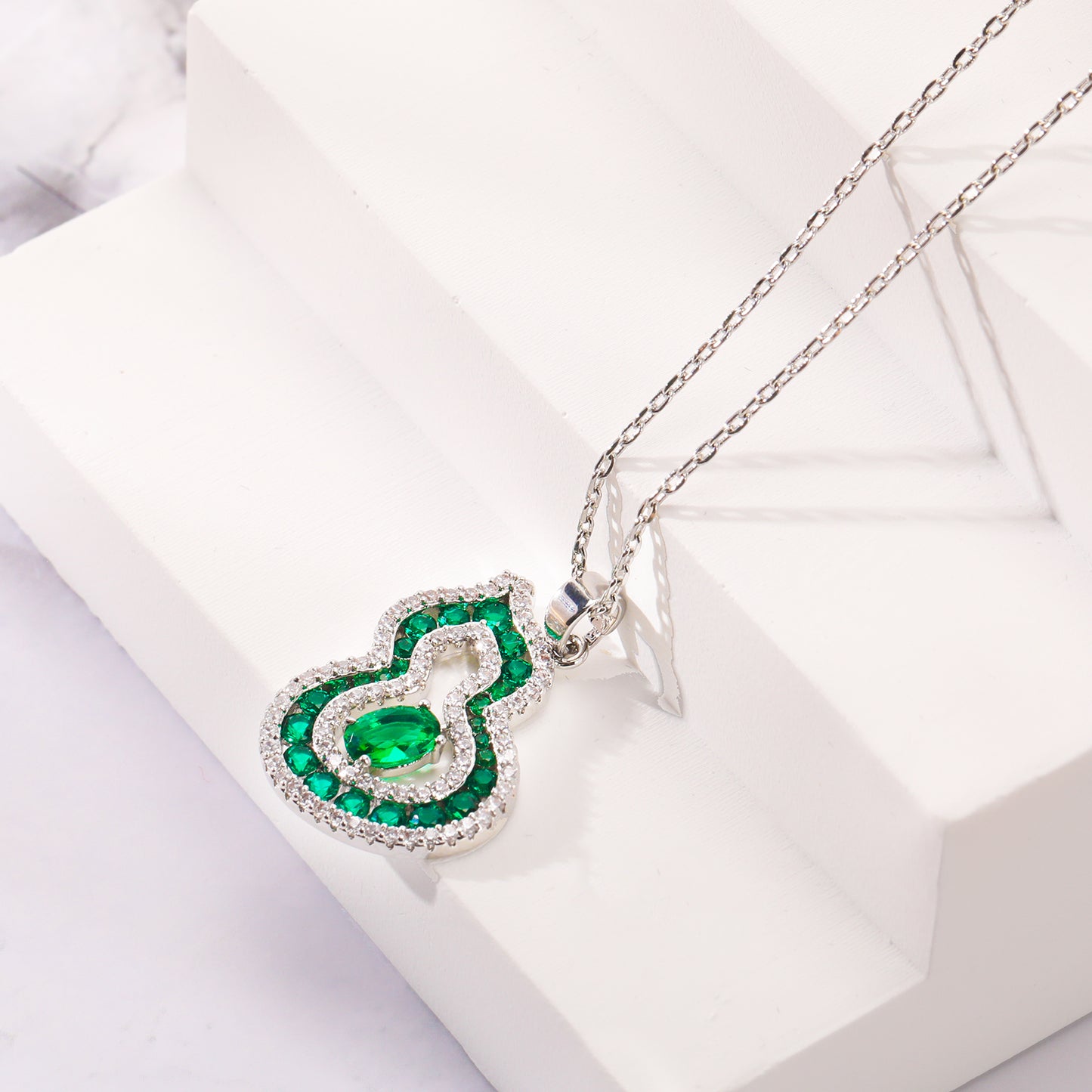 Elegant Zircon Inlaid Gourd Stud Chain necklace