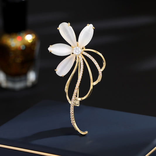 Fashionable and Versatile Corsage opal Flower Brooch