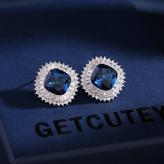 High-grade Aesthetic, Super Sparkling Crystal Zircon Inlaid Simple Ear Studs