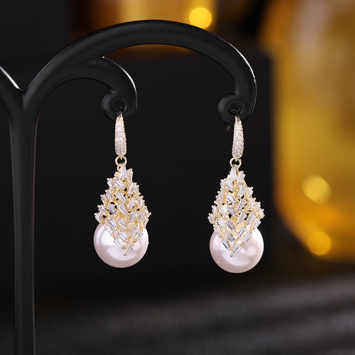 Elegant Waterdrop Pearl Geometric Earrings